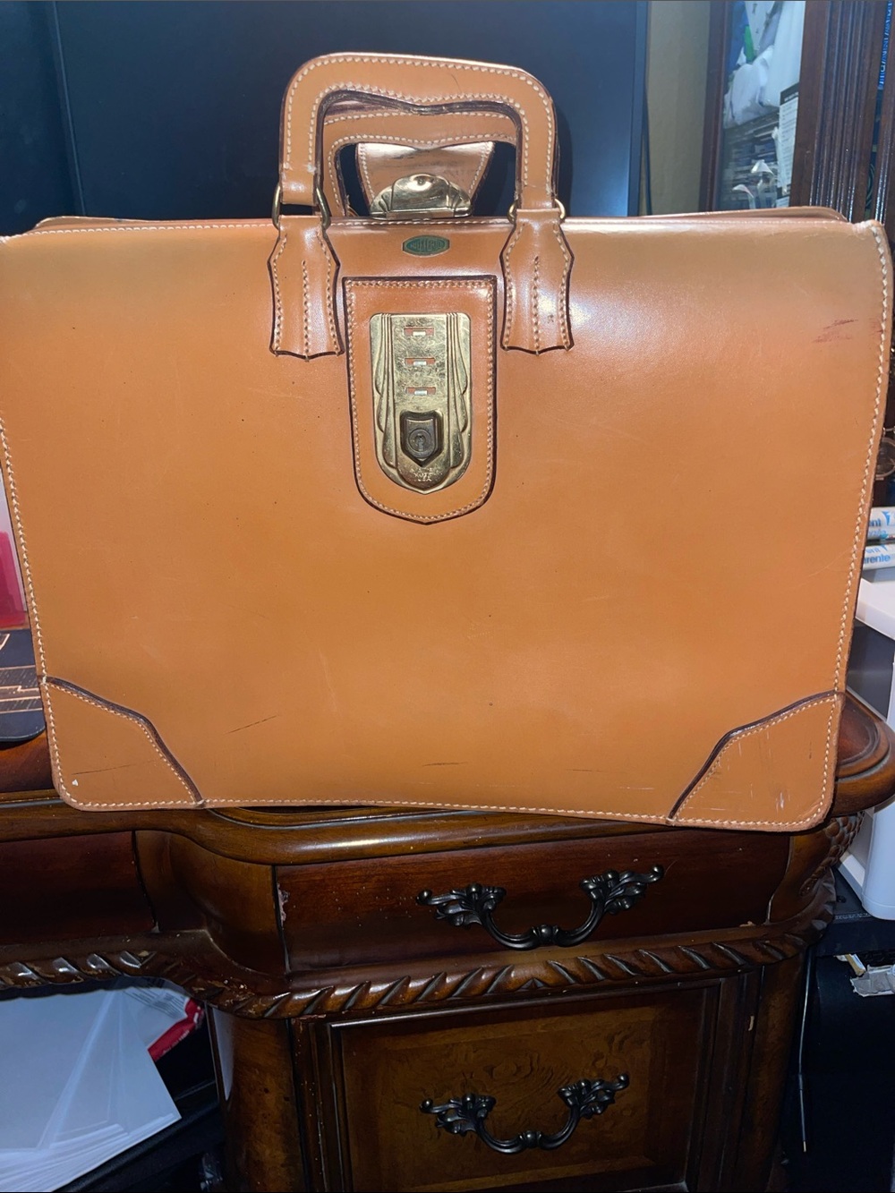 Vintage Atlas-Classic Men's Tan Leather Briefcase with Top Handle